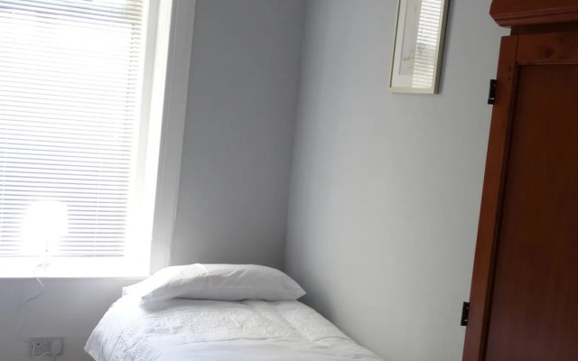 Portum -John St Apartment