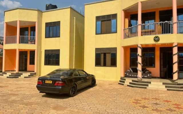 The Mugabi's Spacious Private Room