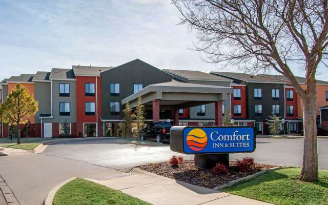 Comfort Inn & Suites Norman near University