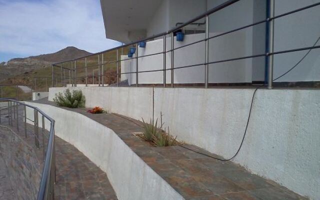 Dimitris House