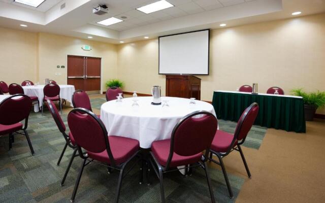 Holiday Inn Madison at The American Center by IHG