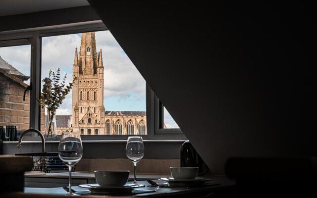 Lovely 2-bed double en-suite with Cathedral views