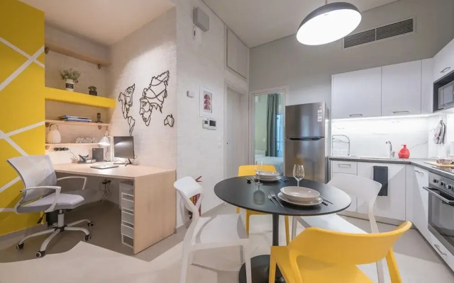 Affordable Luxury With Parking 300mbps Wifi
