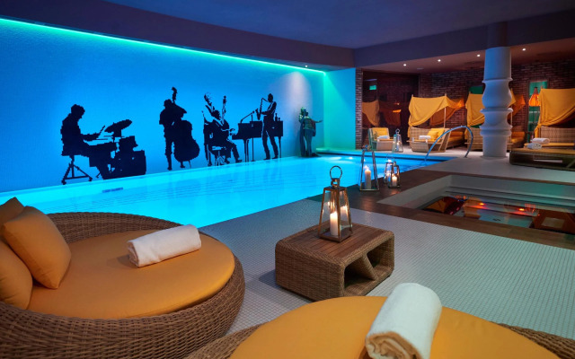 Aria Hotel Budapest by Library Hotel Collection