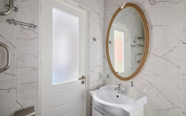 RoomyRoom на проспекте Английский 22