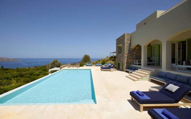 Villa Queen
