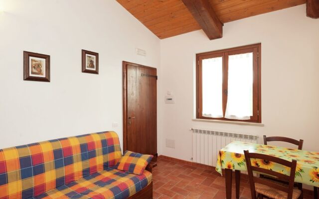 Quaint Farmhouse in Gubbio With Swimming Pool