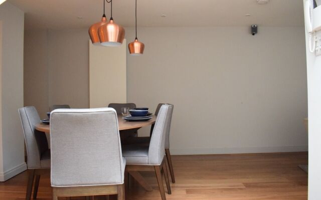1 Bedroom Flat With Skylight In Angel