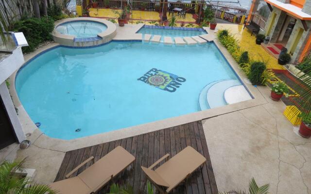 Pier Uno Dive Resort