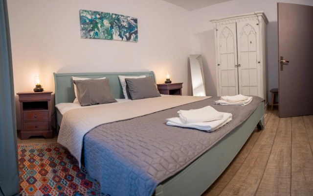 Family TreeZ Premium Apartments