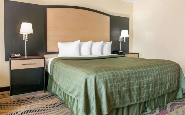 Quality Inn Conference Center Logansport