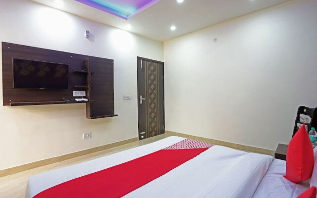 Oyo 42619 Diamond Key Residency