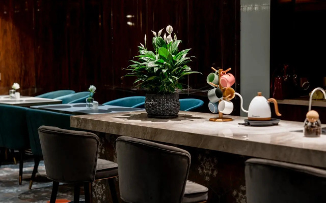 Tomeet Hotel