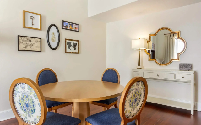 Hilton Vacation Club Lodge Alley Inn Charleston