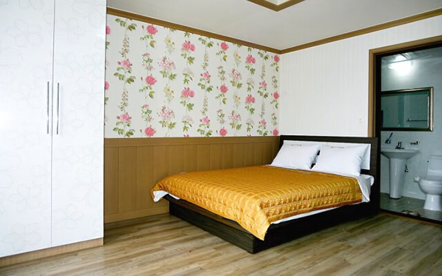 Tongyeong White Beach Pension