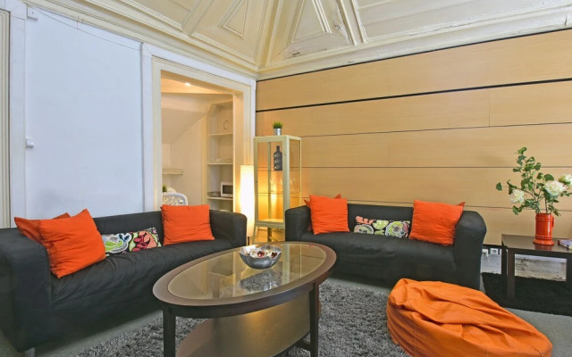 Bairro Alto Palace  Apartment for Large Groups