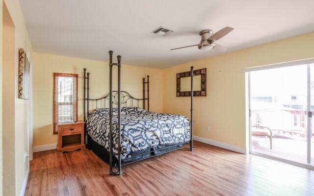 Seatuit Condominiums