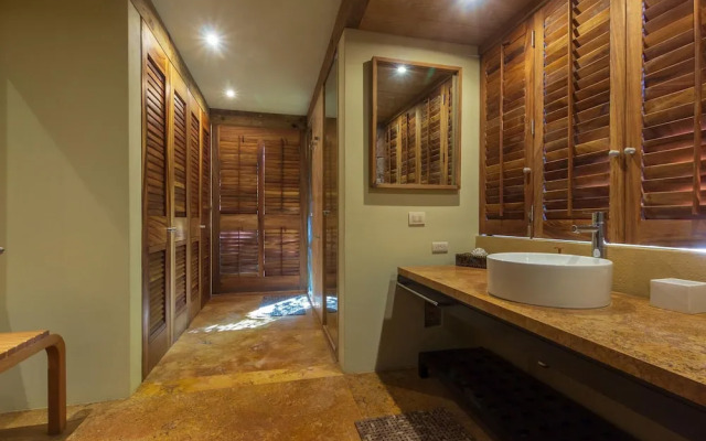 Sunny Vacation Villa 45