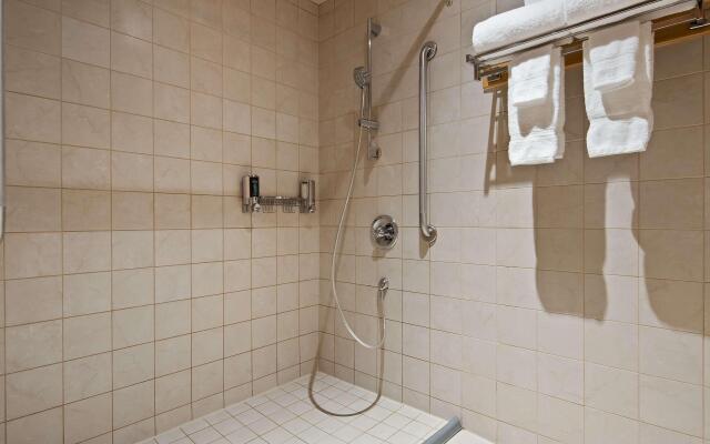 Best Western Plus Lamplighter Inn & Conference Centre