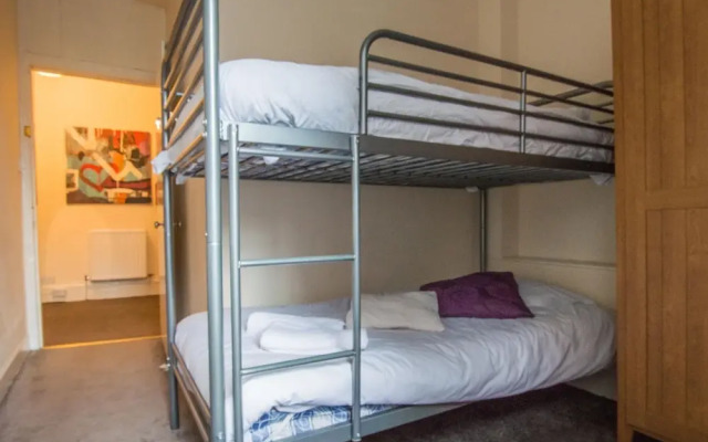 Enticing Apartment in Edinburgh near City Center