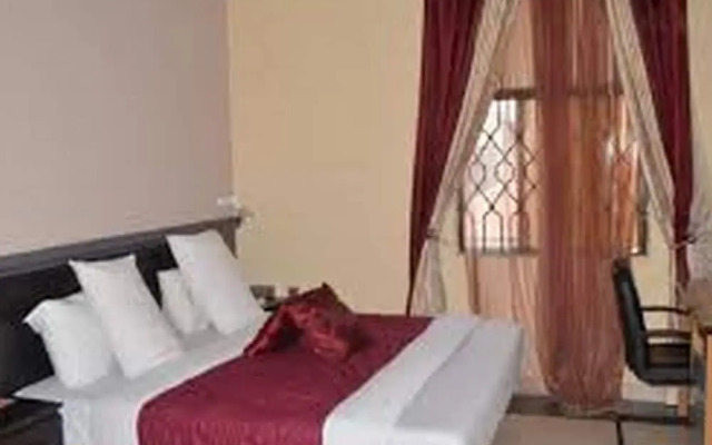 Choice Gate Hotel and Suites