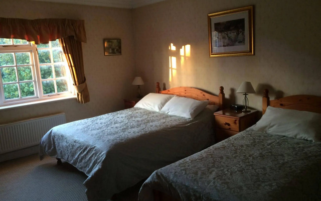 Half Moon Hotel and Restaurant