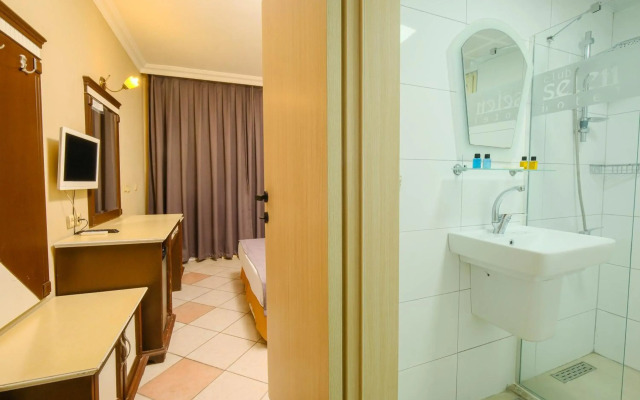 Selen Hotel Icmeler