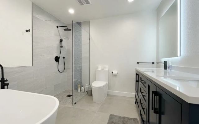 @ Marbella Lane - Contemporary Sophisticated Home