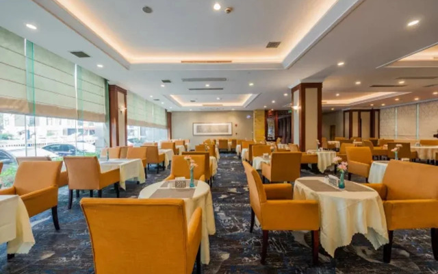 Yitel Shanghai Hongqiao Hub National Convention and Exhibition Center Store