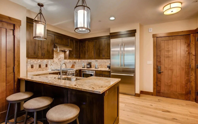 Water House On Main Street #6106