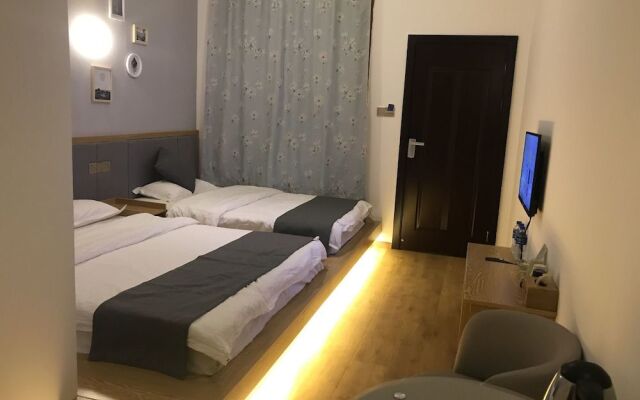 Dali Spring Field Hostel