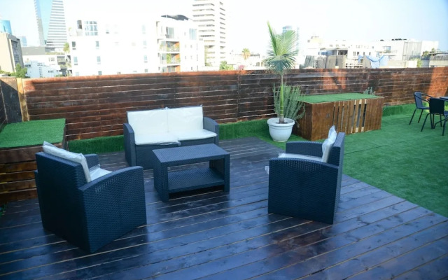 Rooftop Apartment Overlooking Rothschild