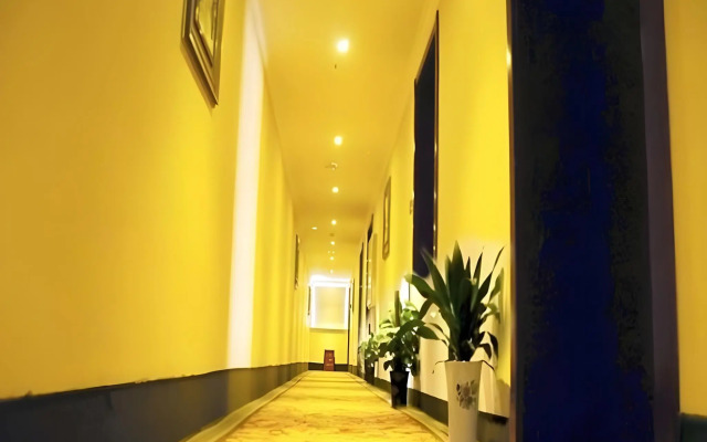 GreenTree Inn Jiangxi Yingtan Railway Station Square Business Hotel
