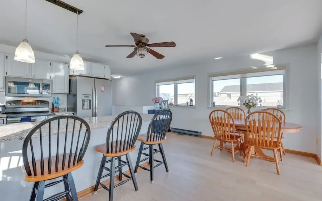 Wells Beach House w/ Ocean-view Deck
