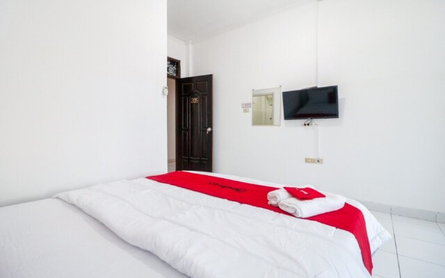 RedDoorz @ Jalan Diponegoro Lampung