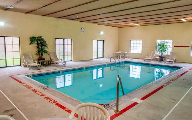 Comfort Suites Pittsburgh Airport