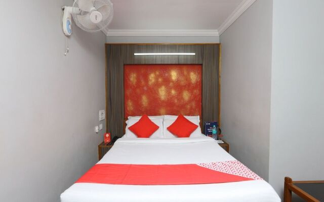 OYO 8828 Holidays Dollars Grand