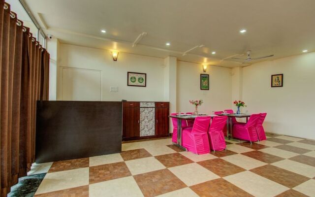 Capital O 16579 Hotel Dream Palace