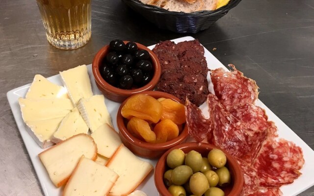 Moulin des Sandaux Village