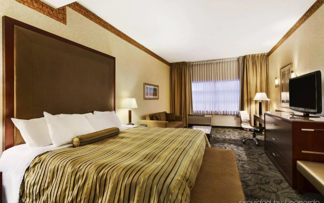 Poco Inn and Suites Hotel & Conference Centre
