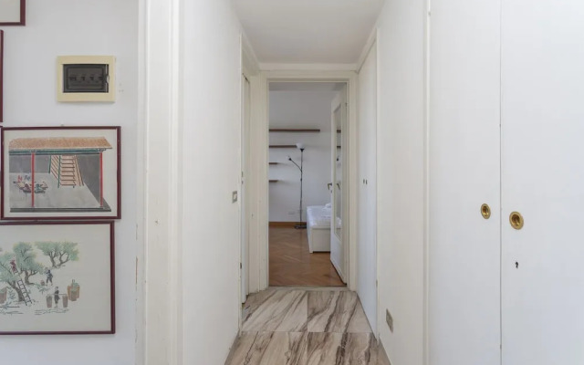 Skyline view Biancamano 1 bdr with balcony by Rentopolis