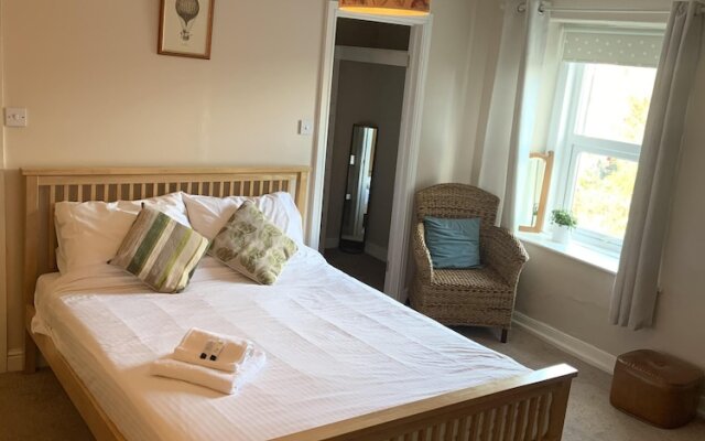 The Halfway House Pub and Kitchen