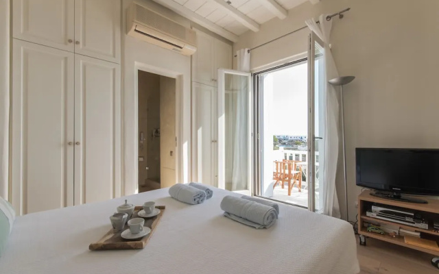 Hera iconic Mykonian Villa