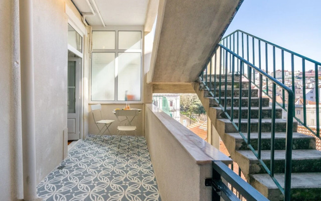 Luxurious Art Deco 3 Br
