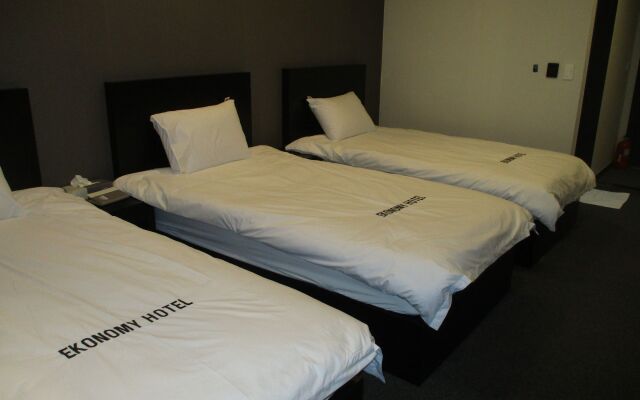 Persimmon Tourist Hotel