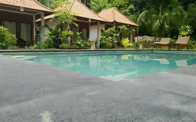 Crystal Bay Pool View Bungalow