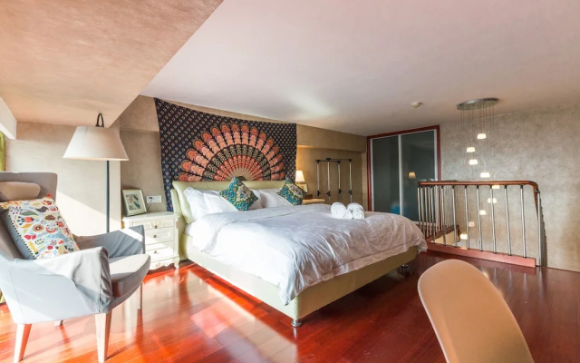 Summer Flower Apartment