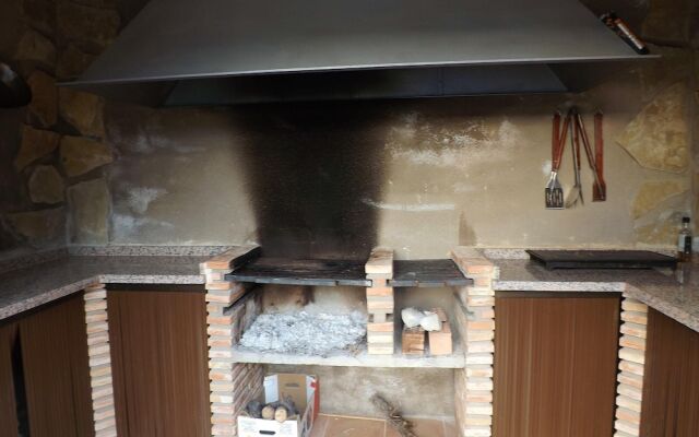 Villa With 5 Bedrooms in La Guardia de Jaen, With Wonderful Mountain V