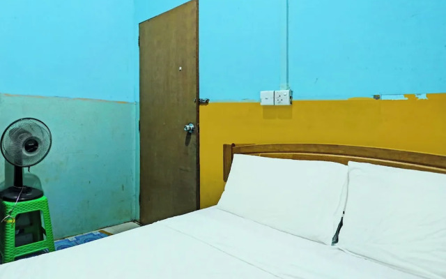 OYO 92327 Homestay Semarang Baru SyariahNearNagoya Hill Shopping Mall