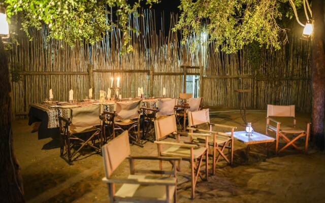 Toro River Lodges Big 5 Exclusive Safari